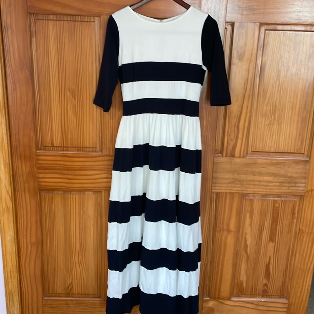 Stripe Dainty Jewells dress 🖤🤍🖤🤍
